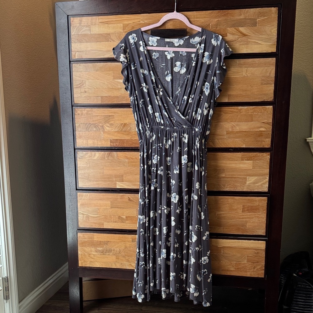 Elegant High-Low Floral Dress in Charcoal